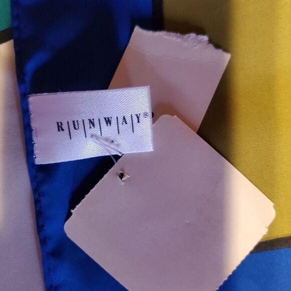 Runaway scarf  - Picture 4 of 7